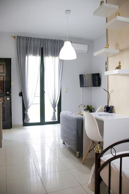 Cozy Apartment In The Heart Of The City イラクリオン エクステリア 写真